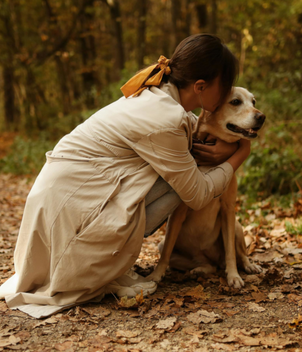 depression-awareness-m girl kissing dog